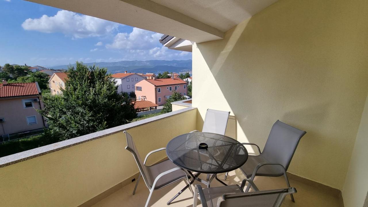 Apartments Bellator Šilo Exteriör bild