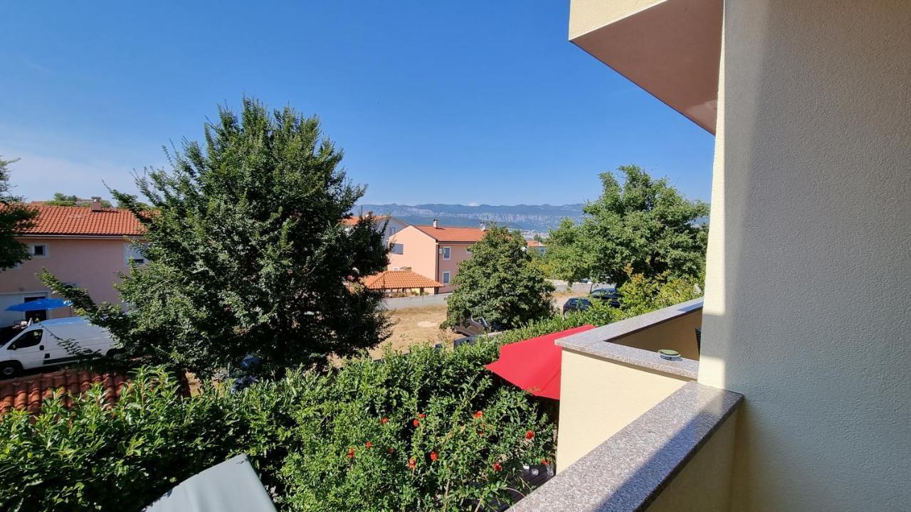 Apartments Bellator Šilo Exteriör bild