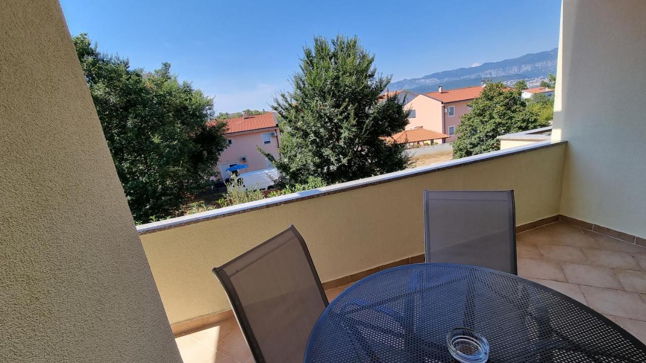 Apartments Bellator Šilo Exteriör bild