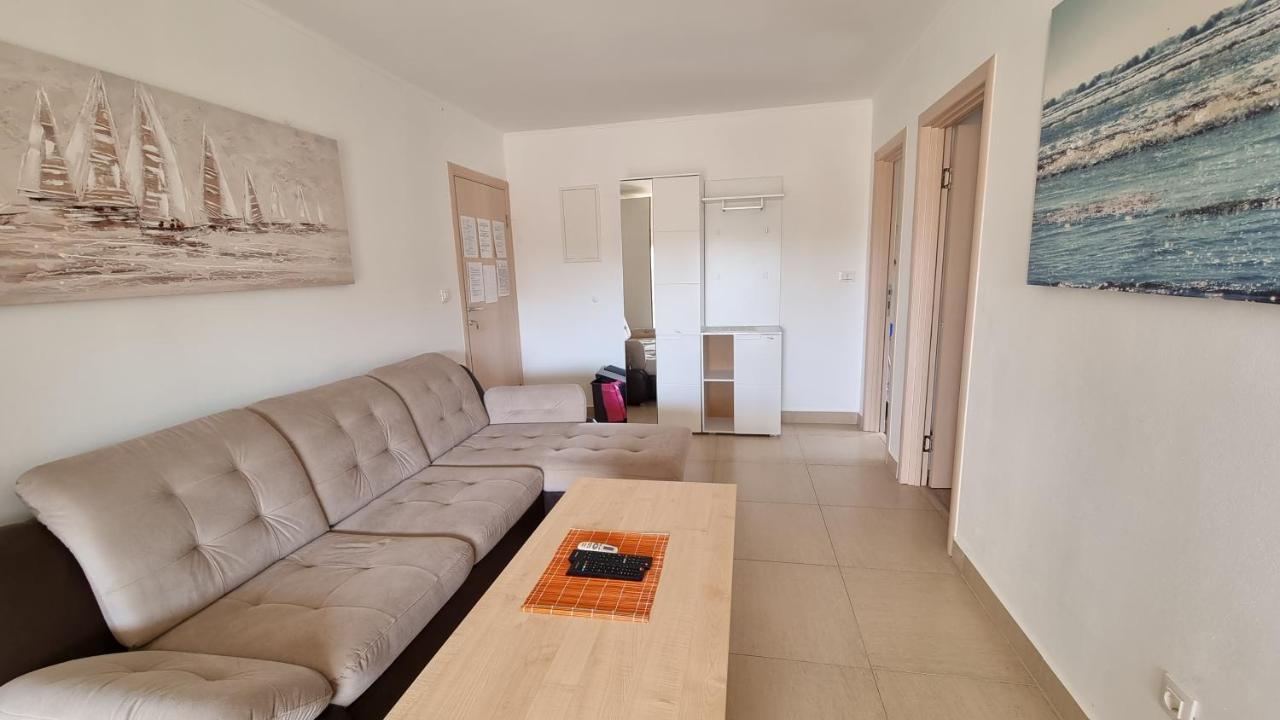 Apartments Bellator Šilo Exteriör bild