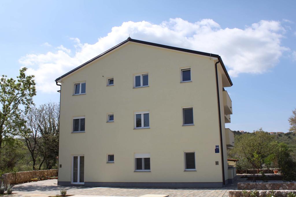 Apartments Bellator Šilo Exteriör bild