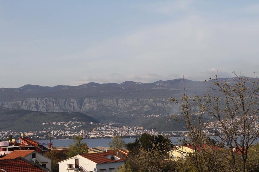 Apartments Bellator Šilo Exteriör bild