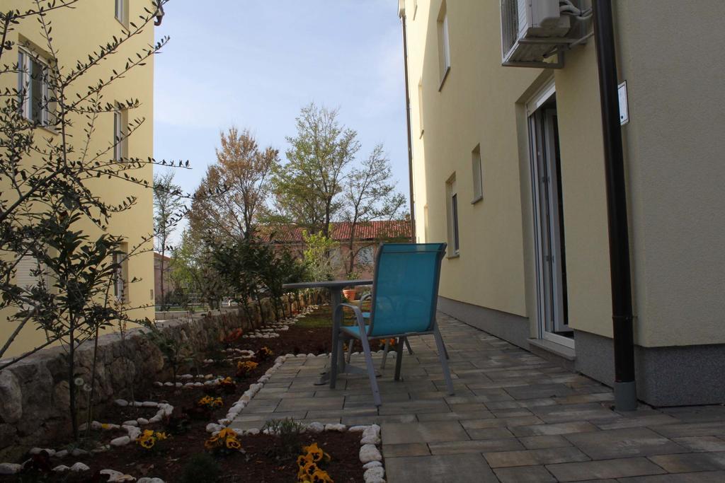 Apartments Bellator Šilo Exteriör bild