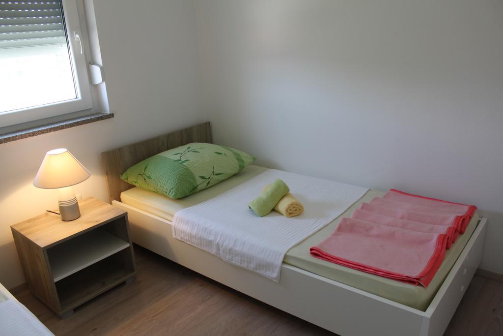 Apartments Bellator Šilo Exteriör bild