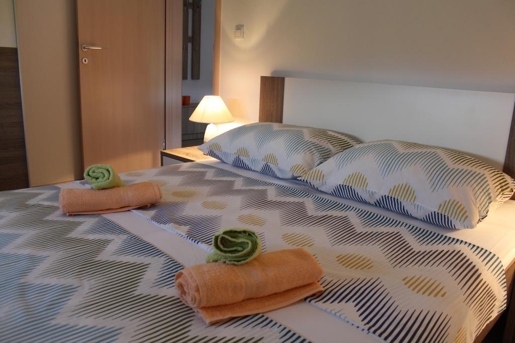 Apartments Bellator Šilo Exteriör bild