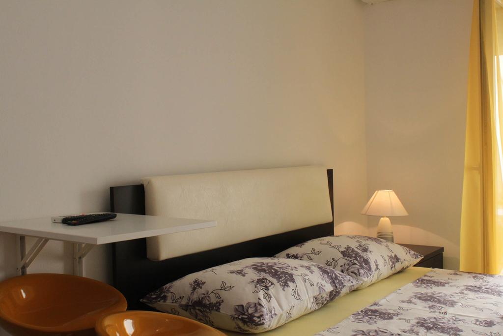 Apartments Bellator Šilo Exteriör bild