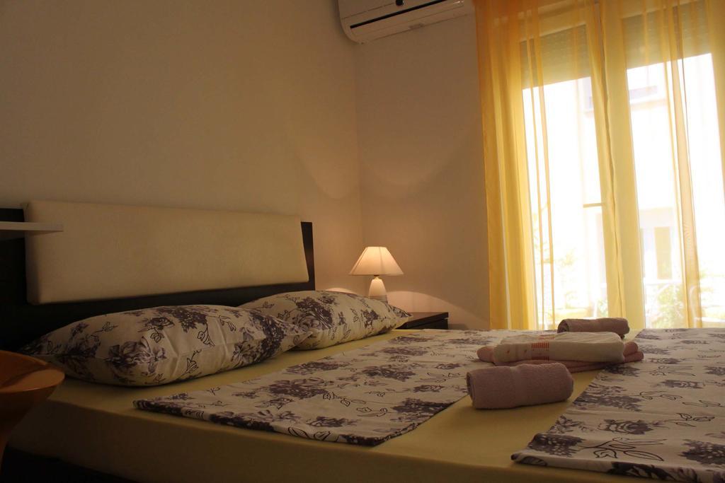 Apartments Bellator Šilo Exteriör bild